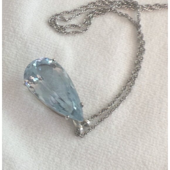 Natural Blue Topaz Pear shaped 30mm X 17MM Pendant 18" J Avery twisted chain - Picture 1 of 16